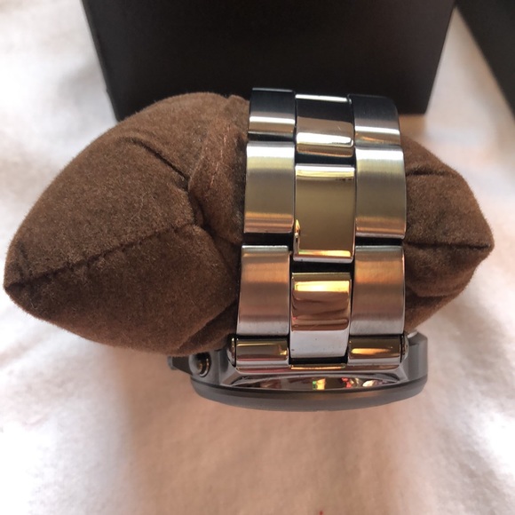 EUC Michael Kors Chronograph Gunmetal Men's Watch - Picture 5 of 12